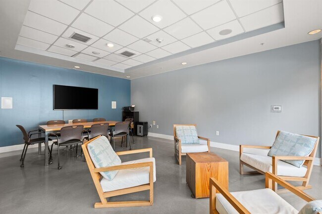 Building Photo - 210 Lee Barton Dr