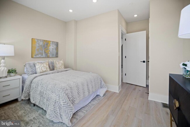 Building Photo - 1640 4th St NW