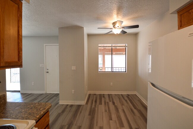 Building Photo - 1331 Ortiz Dr SE