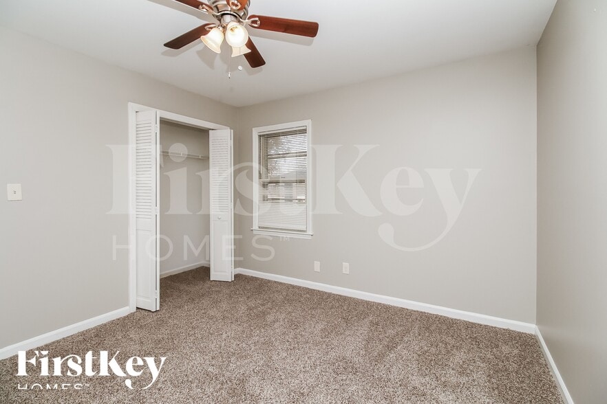 Building Photo - 2672 Lilac Dr