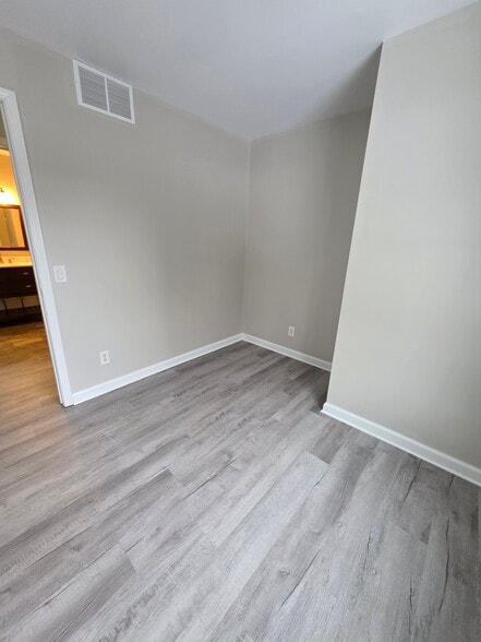 Building Photo - 10 Susquehanna Dr