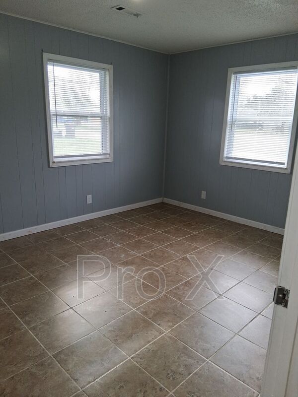 Building Photo - 407 Park St