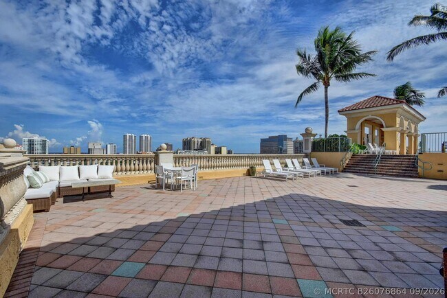 Building Photo - 403 S Sapodilla Ave