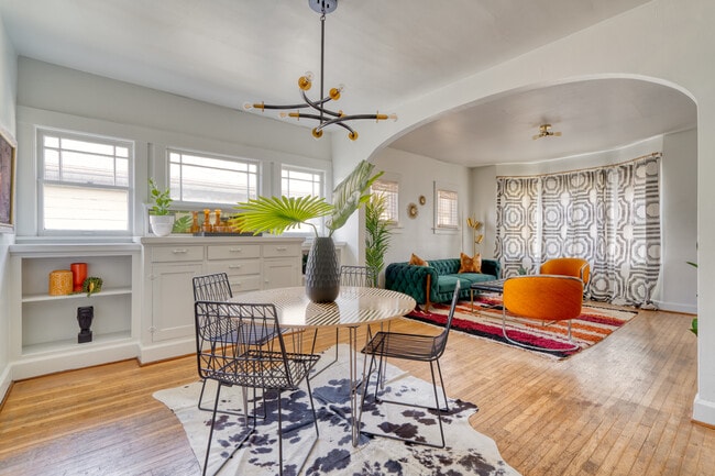 Building Photo - 2215 SE Powell Blvd