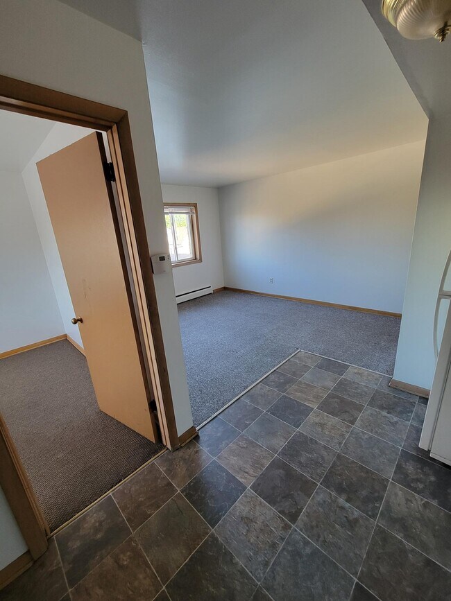 Building Photo - 6521