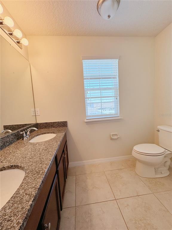 Building Photo - 2428 Chateau Lp