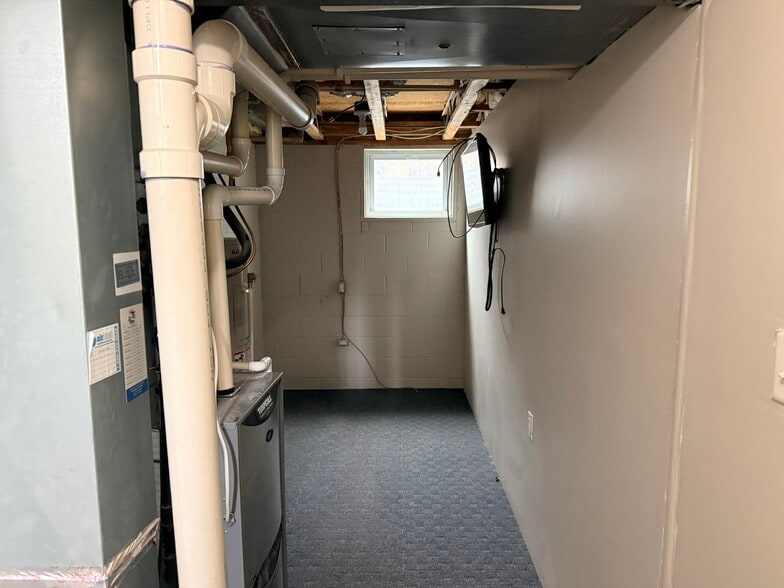 Building Photo - 2293 Flint Dr