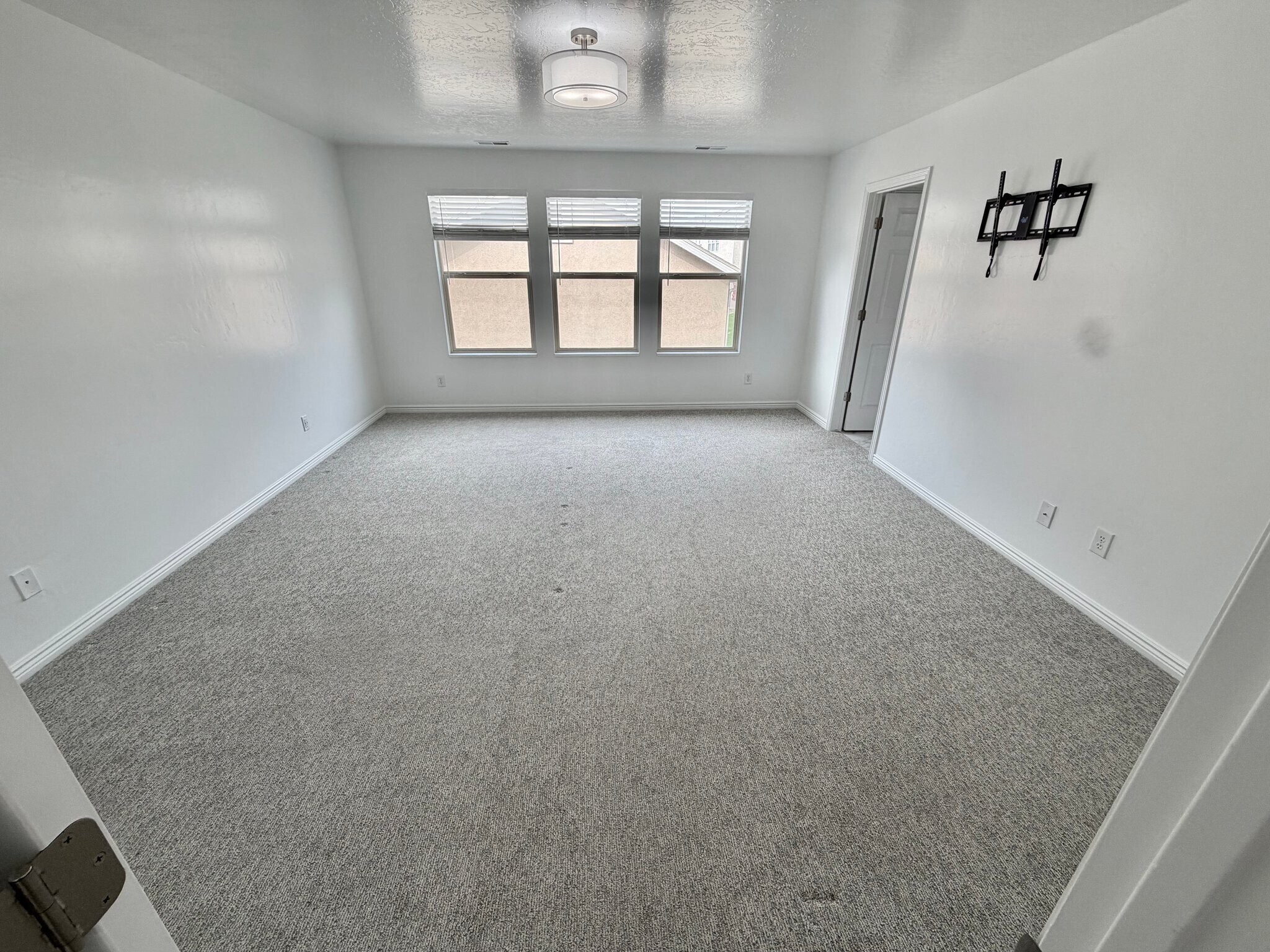 Building Photo - 1721 Willow Way