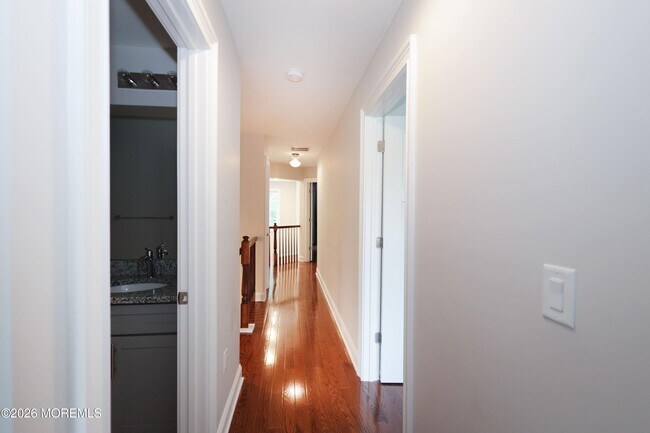 Building Photo - 10 Gonzalez Dr