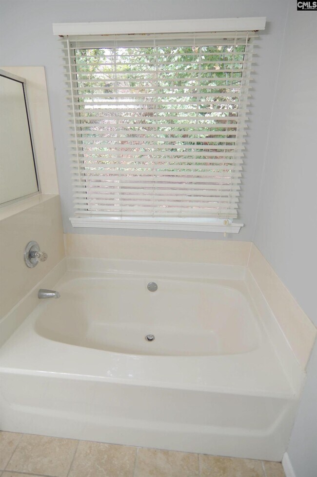 Building Photo - 156 Hunters Trail