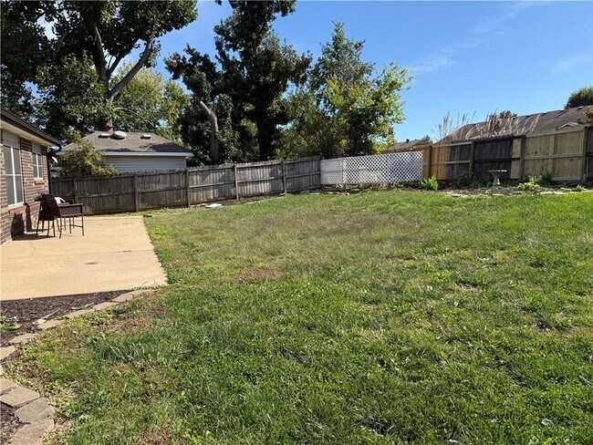 Building Photo - 2714 W Fir St