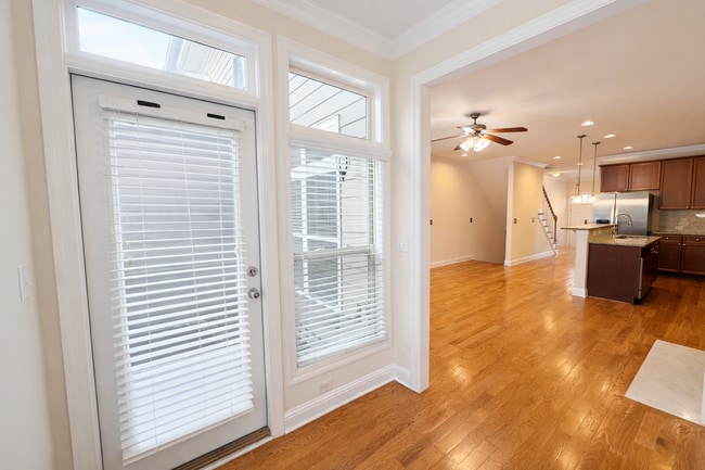 Building Photo - Gated Johns Creek End-Unit Townhome | 3BR / 3.5BA | Minutes to Avalon & GA-400