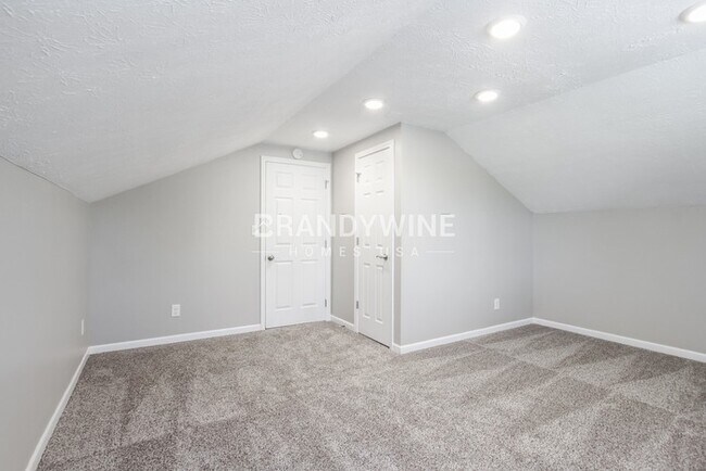 Building Photo - 8825 Royal Meadow Dr