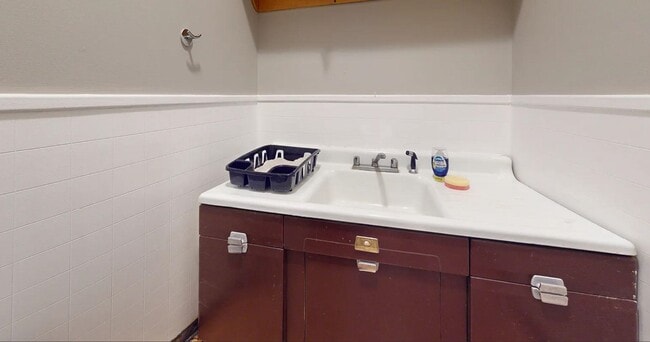 Building Photo - 101 Main St