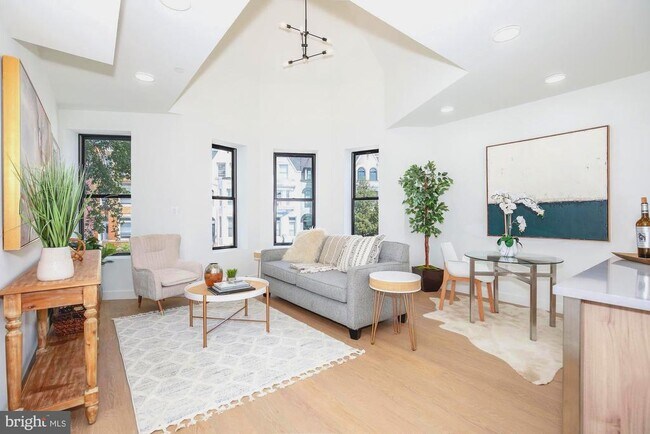 Building Photo - 304 Florida Ave NW