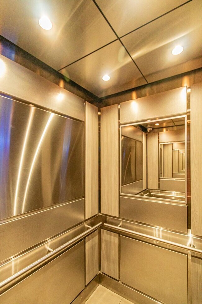 Building Photo - 3800 Galt Ocean Dr