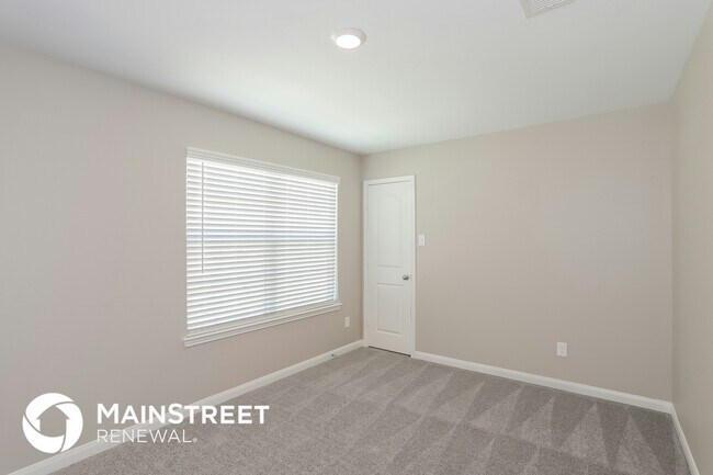 Building Photo - 28049 Irving Dr