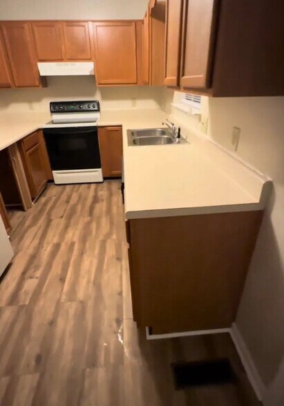 Building Photo - 651 Stonewall Dr