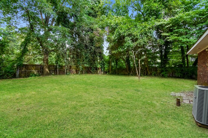 Building Photo - 5287 Chantilly Terrace