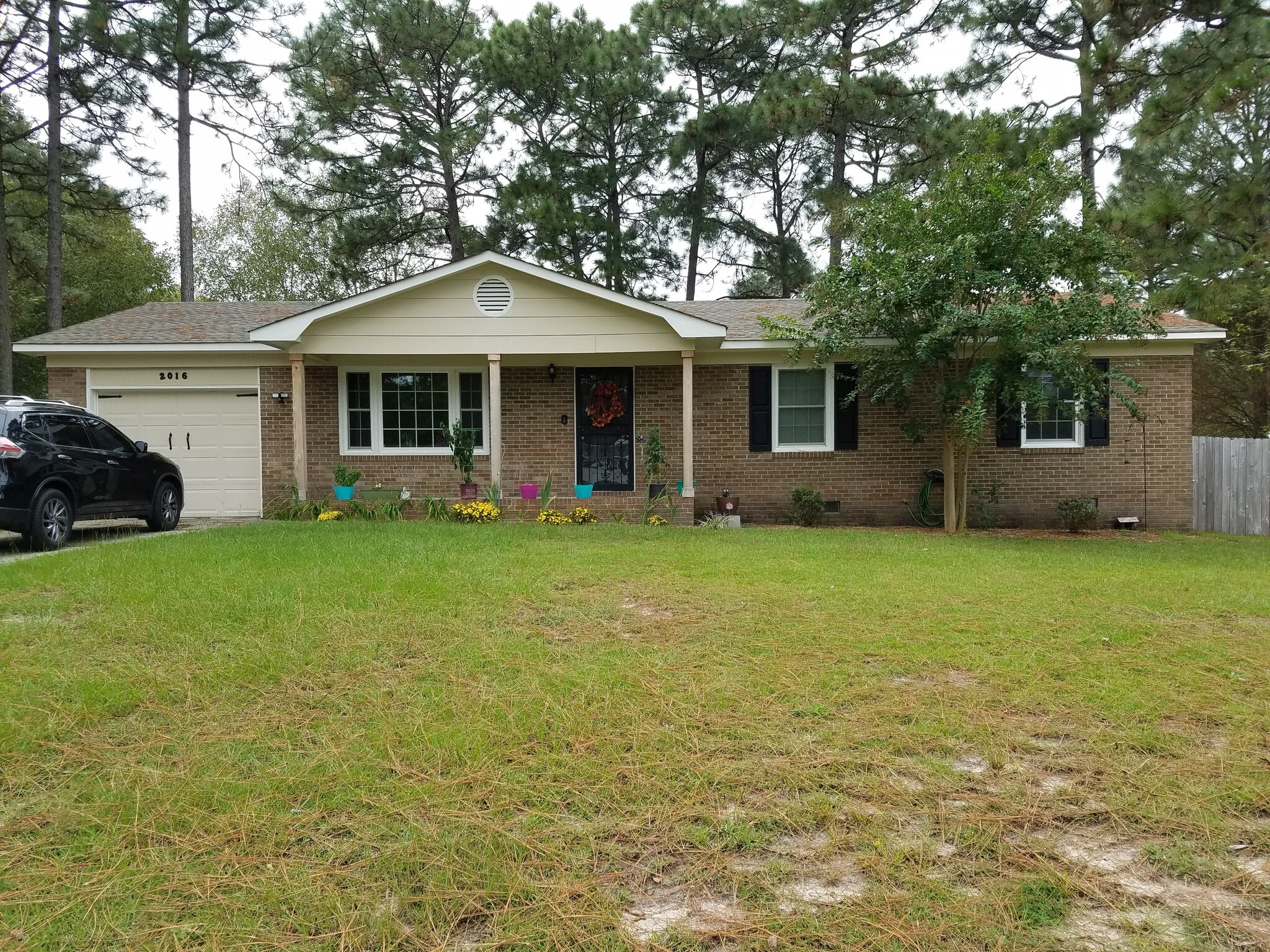 Updated pic of landscaping - 2016 Lakemeadow Dr