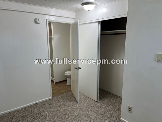 Building Photo - 9101 Corbin Dr