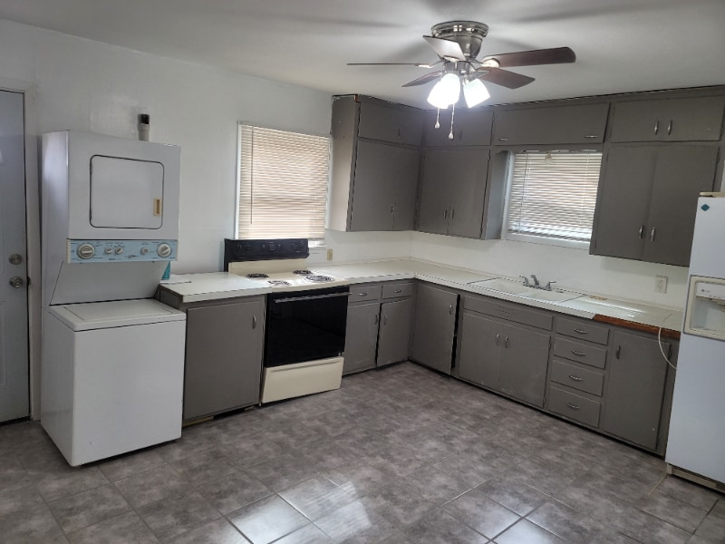 Building Photo - 502 Fir St