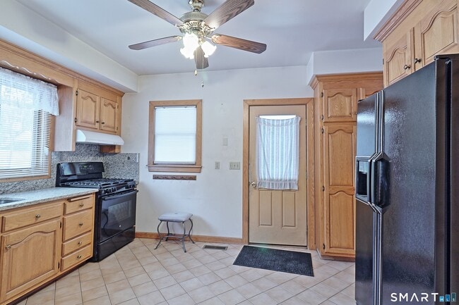 Building Photo - 1129 N Colony Rd