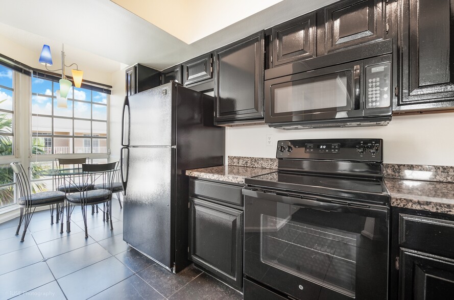 Building Photo - 1280 S Alhambra Cir