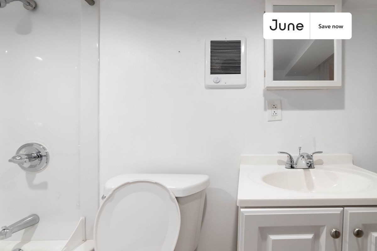 Building Photo - 39A Broome St