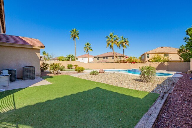 Building Photo - Spacious & Elegant Home with Resort-Style Backyard in Gated Community