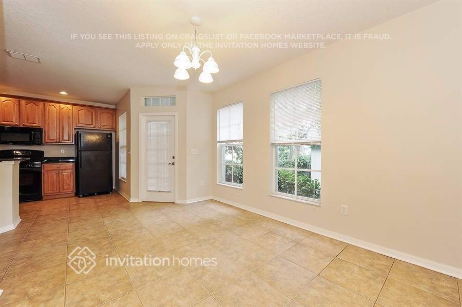 Building Photo - 5901 Grand Loneoak Ln