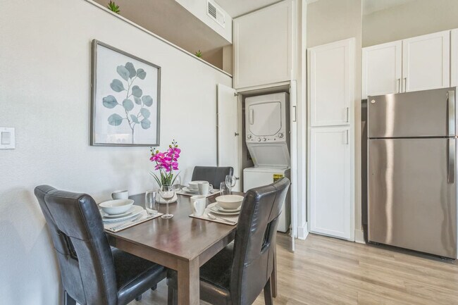 Building Photo - 2901 Indiana St