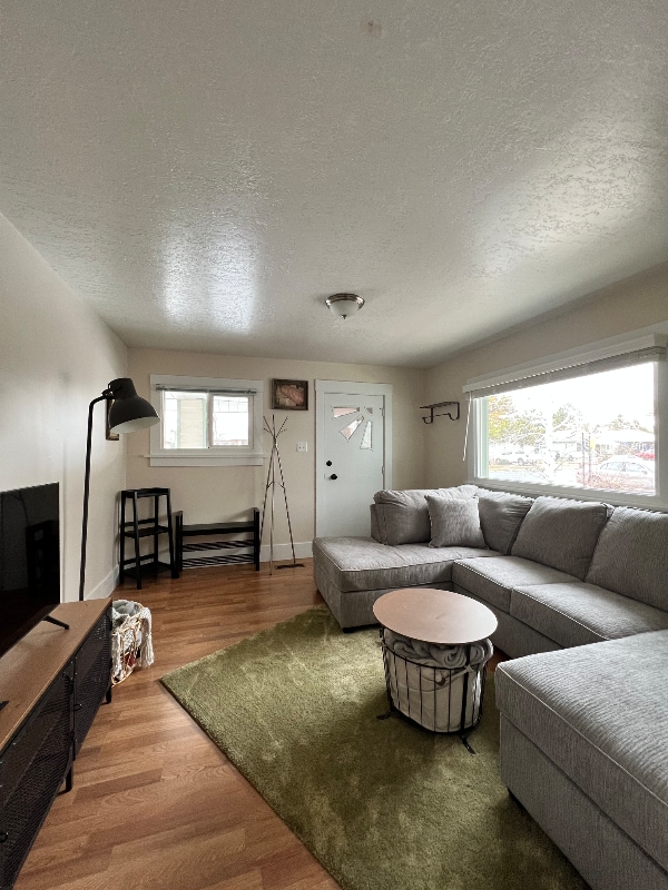 Building Photo - 156 E Whitlock Ave