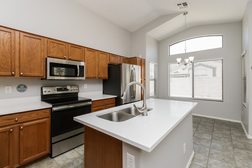 Building Photo - 13748 W Keim Dr