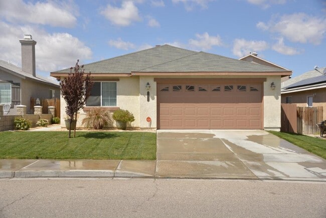 Primary Photo - 13686 Sylvan Oaks St