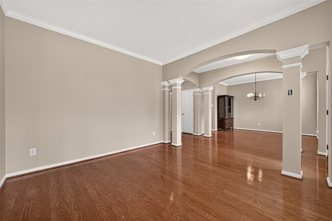 Building Photo - 18515 Autumn Park Dr