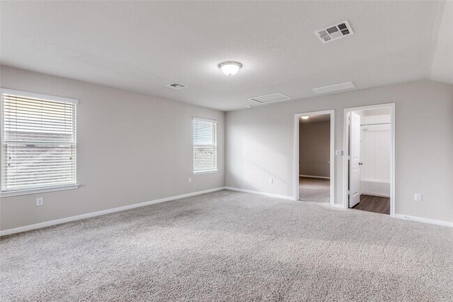 Building Photo - 348 Shiner Ln