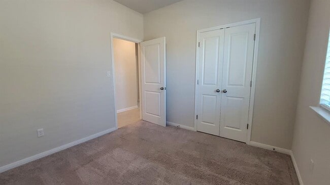 Building Photo - 363 Witchhazel Way