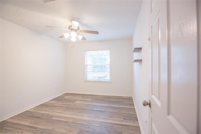Building Photo - 5413 Kiam St