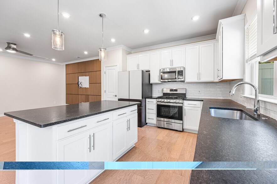 Building Photo - 529 Madison Falls Ct