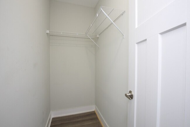 Building Photo - 725 St Johns Ave