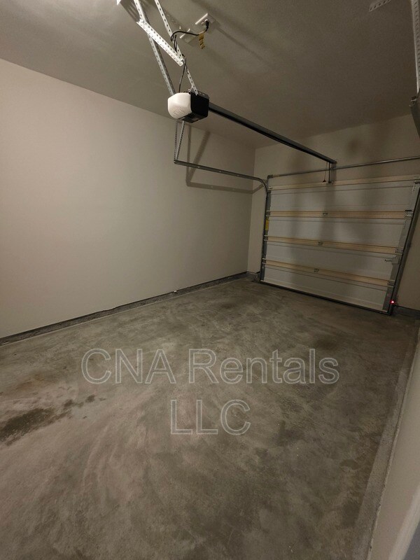 Building Photo - 217 Grand Central Wy