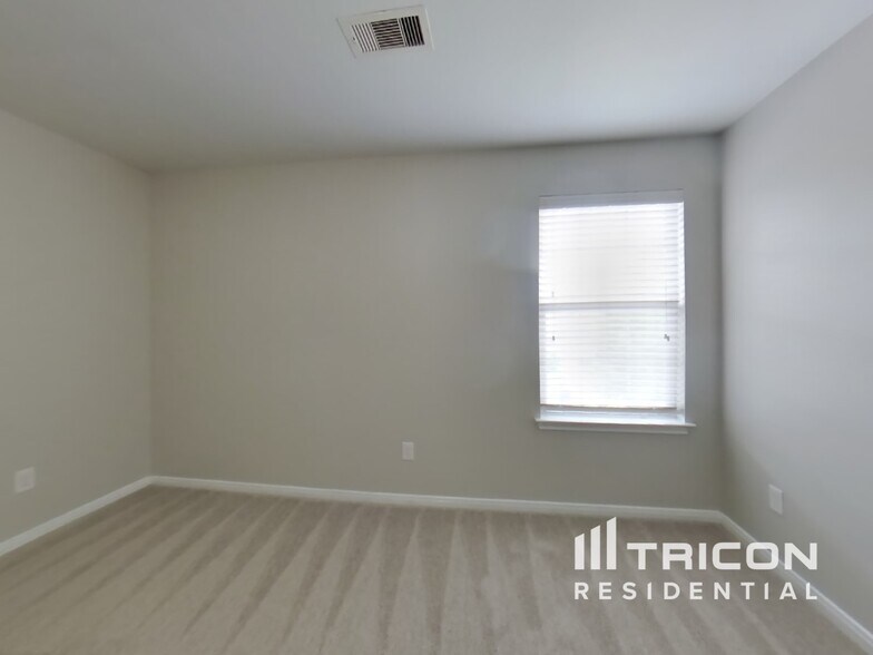 Building Photo - 2119 Summit Meadow Dr