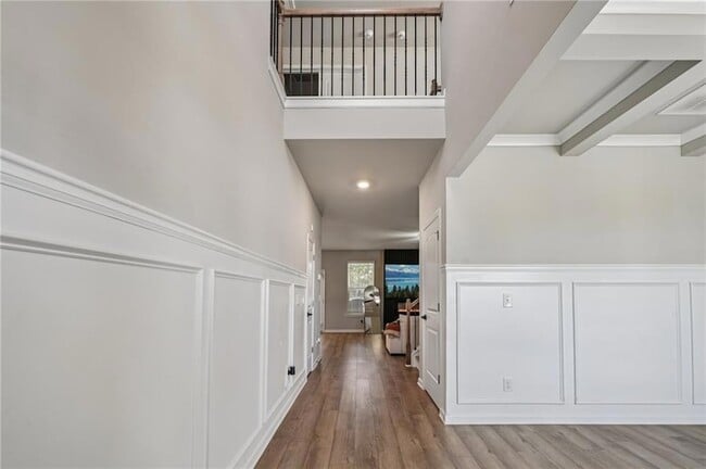 Building Photo - 120 Cabin Way