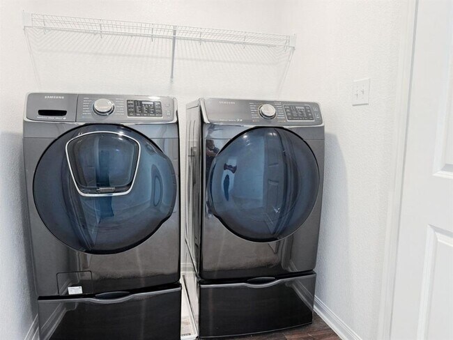 Building Photo - 3000 Cressler Ln