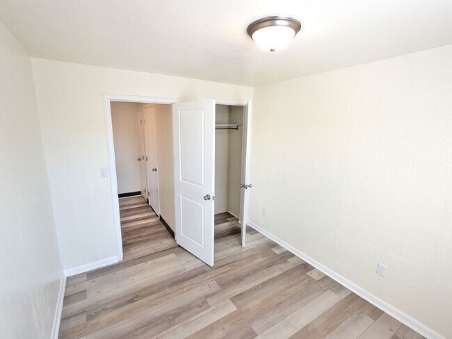 Building Photo - 2354 E San Rafael St