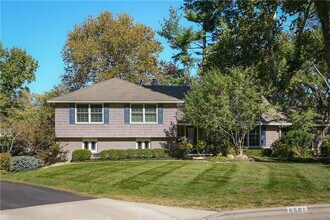 Building Photo - Rare lease opportunity in Leawood + Spacio...