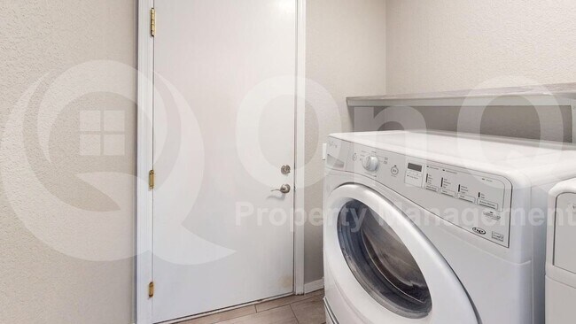 Building Photo - 9462 N Scarlet Tanager Ln