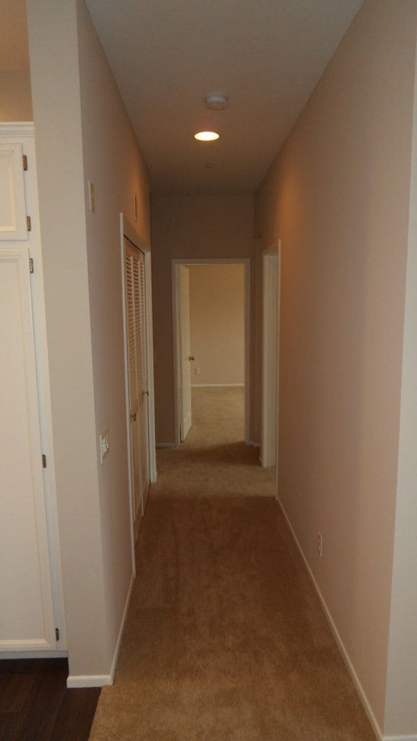 Building Photo - Clean & Spacious 2BR 2BA Two-Story, All Up...