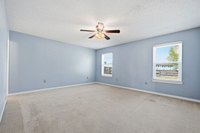 Building Photo - 3 Bedroom in Central Crestview!